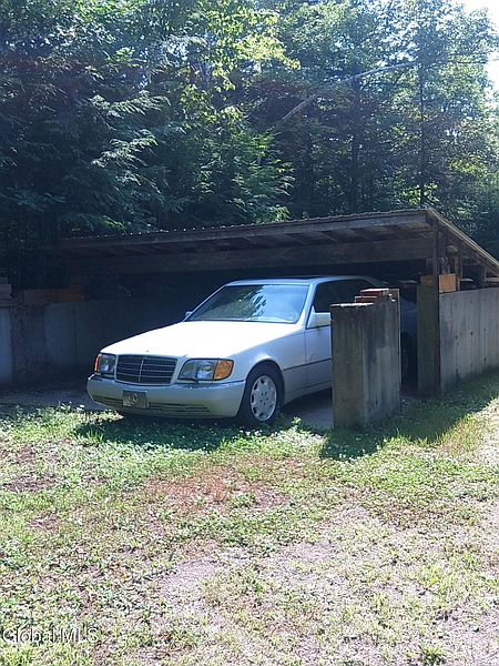 5th image of 678 Dippikill Road