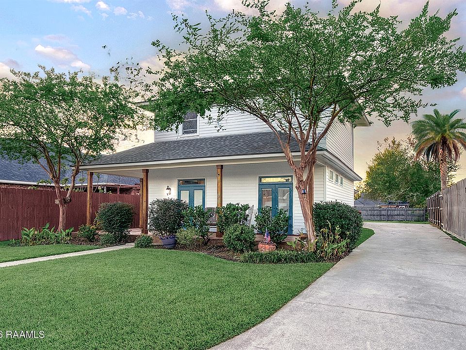 1st image of 104 Wildflower Ln