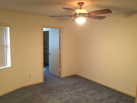 5th image of 1915 NE Collins Cir APT 30
