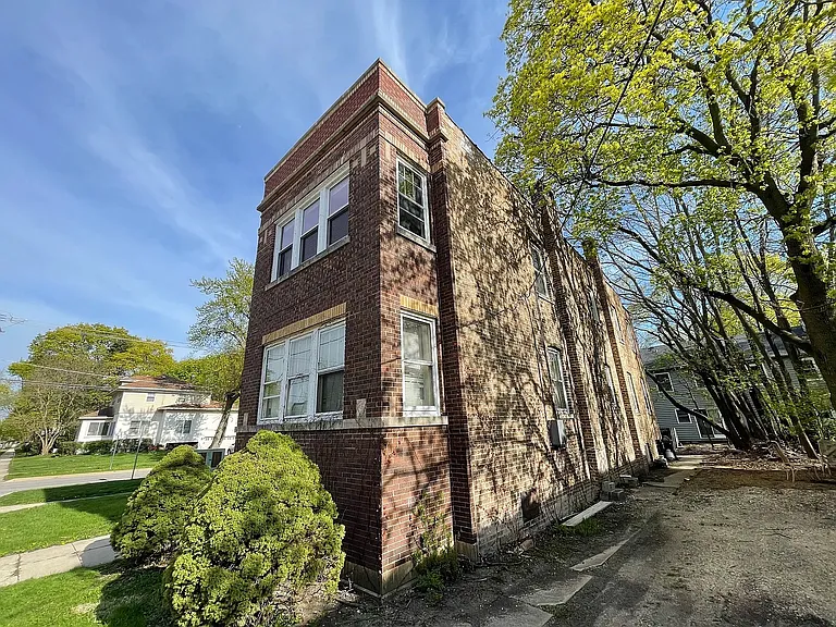 330 E Liberty Dr #2 — Photo 7
