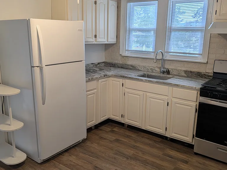 1413 Lacrosse Ave — Photo 6
