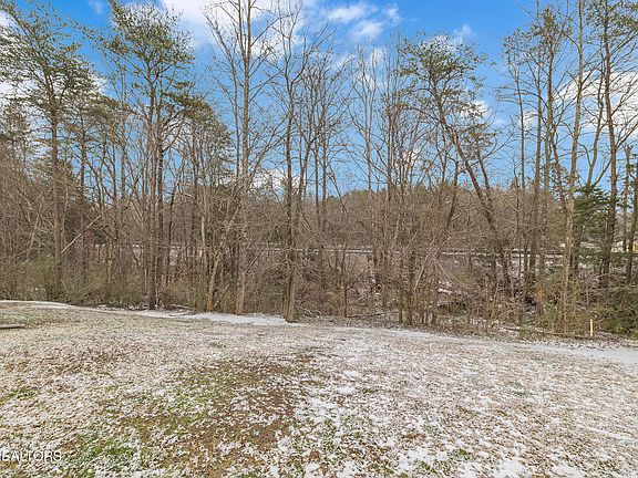 4th image of 332 Contentment Ln