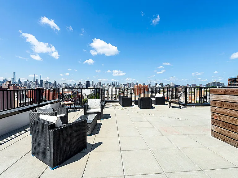 30-82 Crescent St #4C — Photo 8