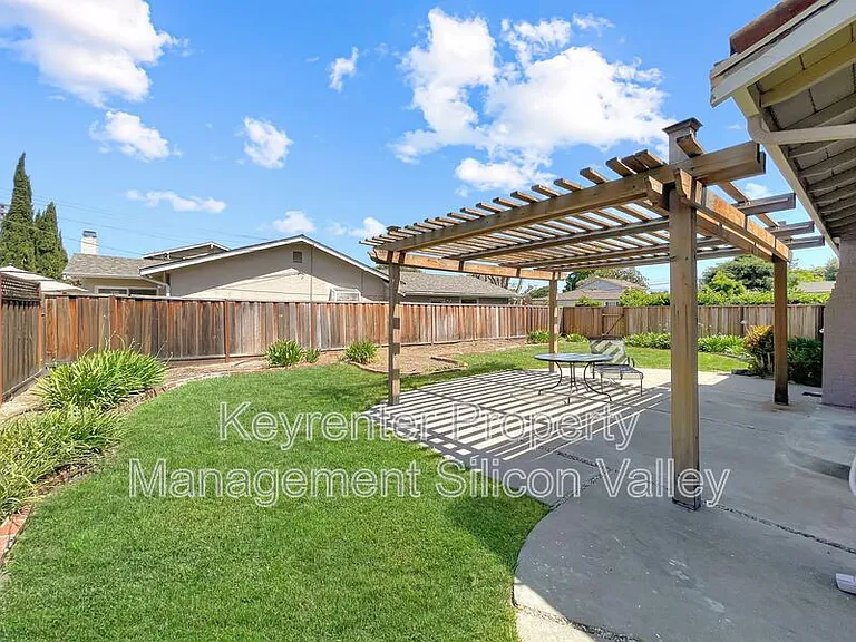 373 Redwood Ave — Photo 19