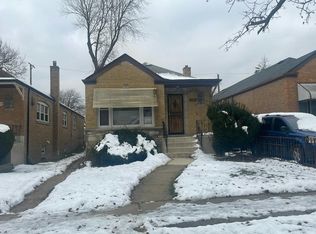 8926 S Paxton Ave, Chicago, IL 60617