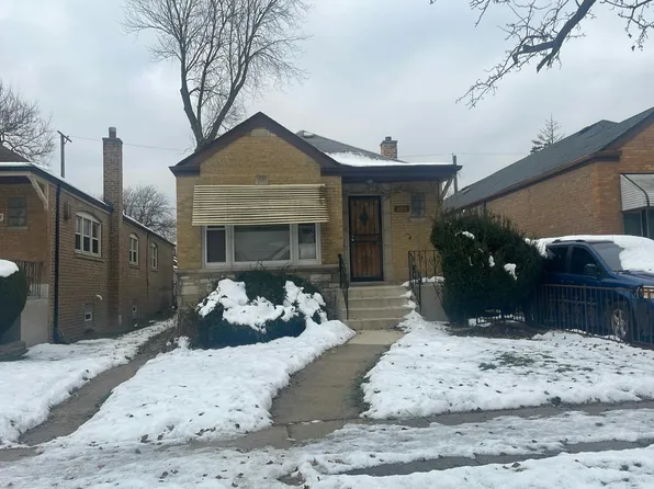 8926 S Paxton Ave, Chicago, IL 60617