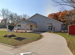 201 N Wilhelm St, Conrad, IA 50621