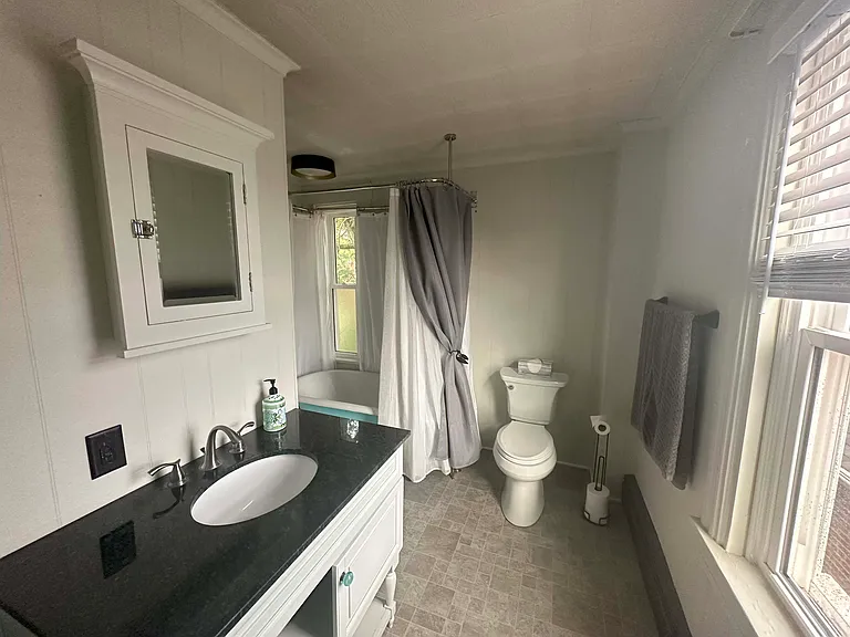 417 N Mary St — Photo 16