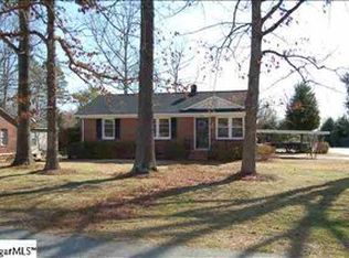 15 Pembroke Ln, Taylors, SC 29687