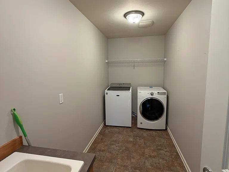 2520 Camas Ave NE — Photo 32