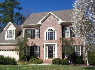 122 Wheatsbury Dr, Cary, NC 27513