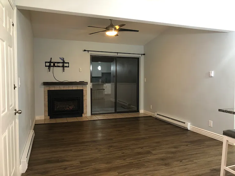 1050 W Beaver Creek Blvd #B — Photo 4
