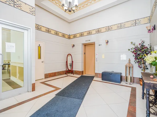 1689 East 21st Street image 4 of 32