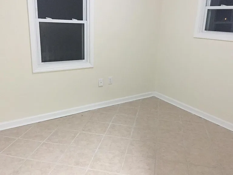 412 Roanoke St — Photo 10
