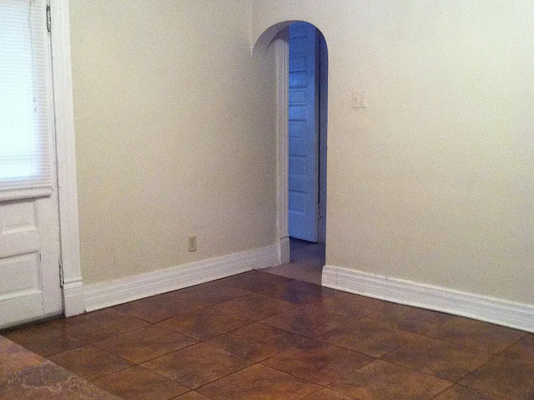 332 Stratford Ave — Photo 9