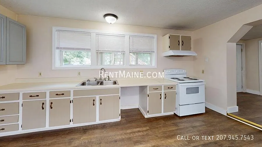 3 bed, 1189 sqft, $1,700 — Photo 2