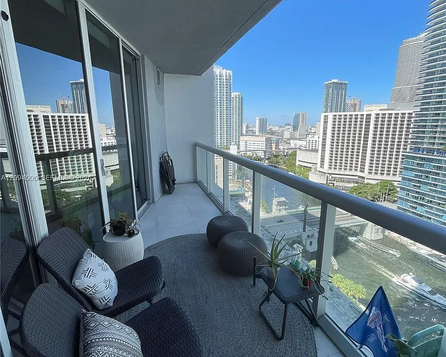 475 Brickell Ave #2114