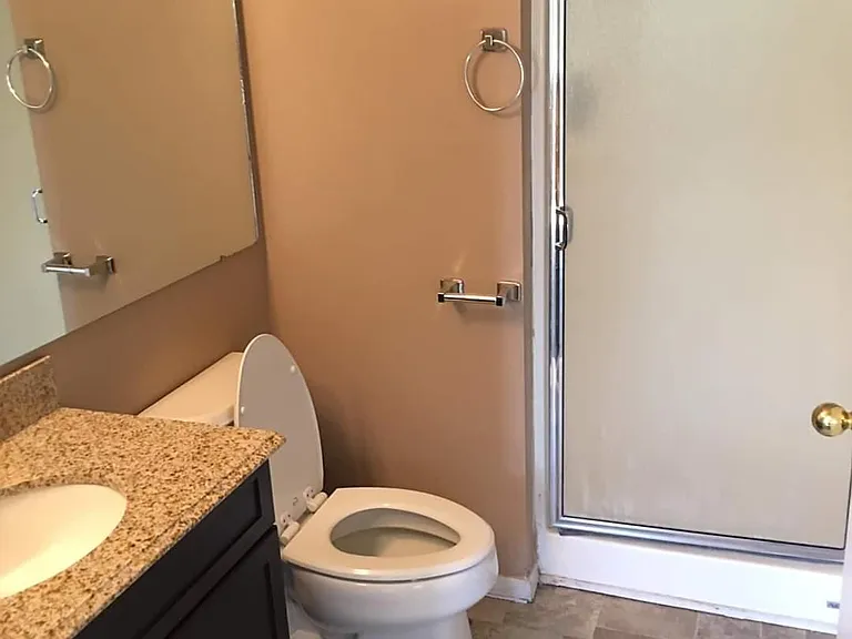 349 Morningside Dr #4 — Photo 4