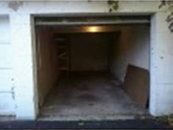 5th image of 31 Parkwood St APT 2