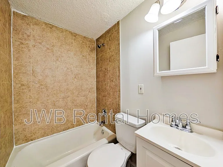 1610 Minerva Ave — Photo 6