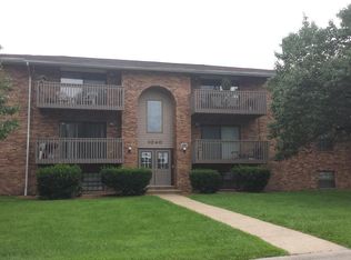 1040 Brookshire Ct, Belleville, IL 62221