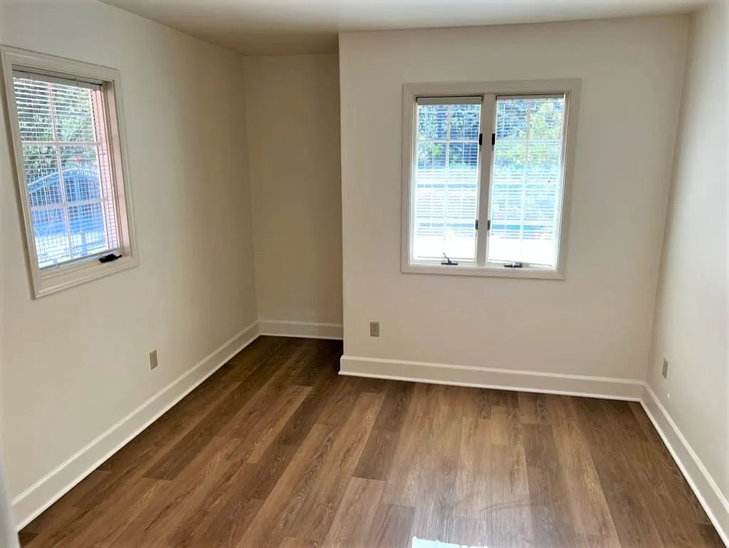 3100 Fergusson Ln — Photo 4
