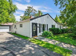 15 Johnathan Rd, Lake Zurich, IL 60047