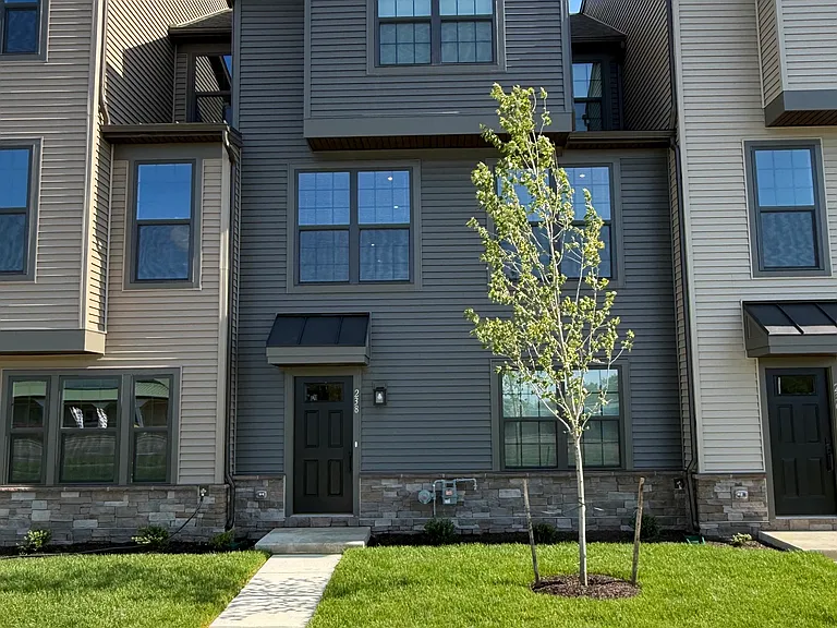 238 E Main St — Photo 1