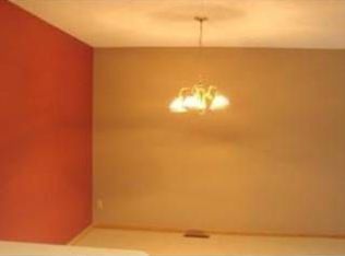 7086 48th St N, Oakdale, MN 55128
