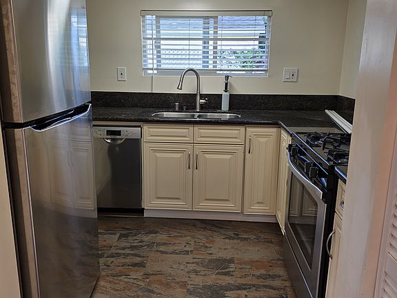 3rd image of 15262 Roselle Ave #15264