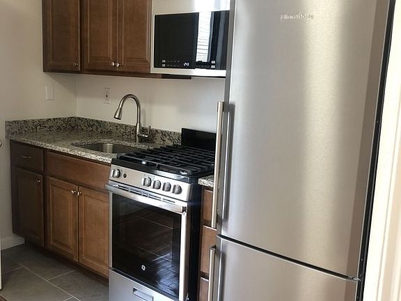 5th image of 3252 33rd St APT F8