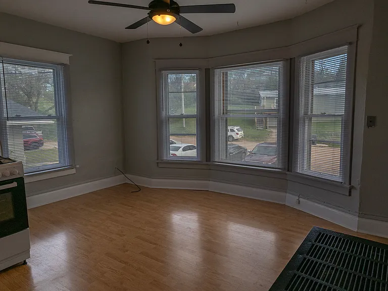1113 Kingsbury St — Photo 7
