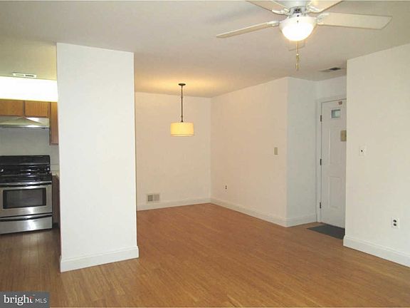 3rd image of 21 Mimosa Ct