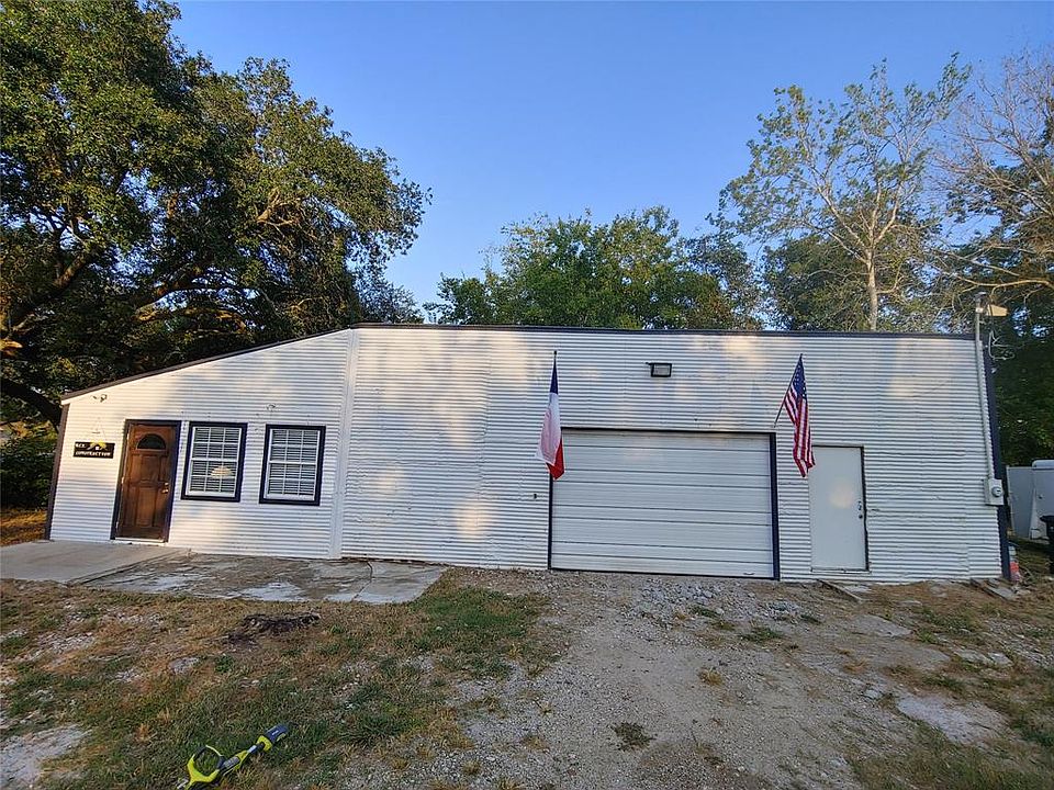 1st image of 17411 East Ave