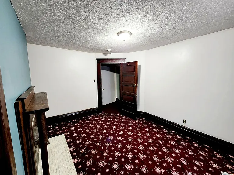 400 Fife St — Photo 16