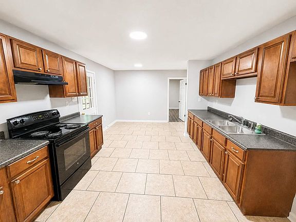 5th image of 3587 Hallbrook St