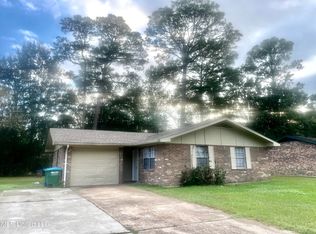 1605 Riverside Dr, Gautier, MS 39553