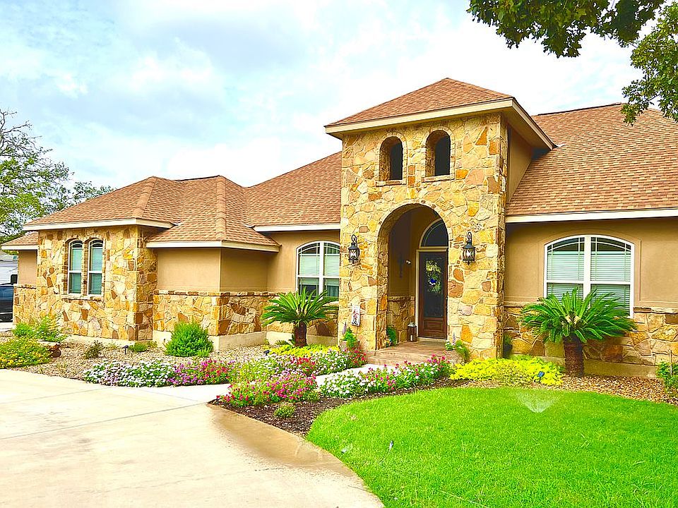 1st image of 141 Diamond View Dr