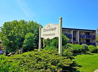 74 The Queensway S #206, Georgina, ON L4P 1Z3