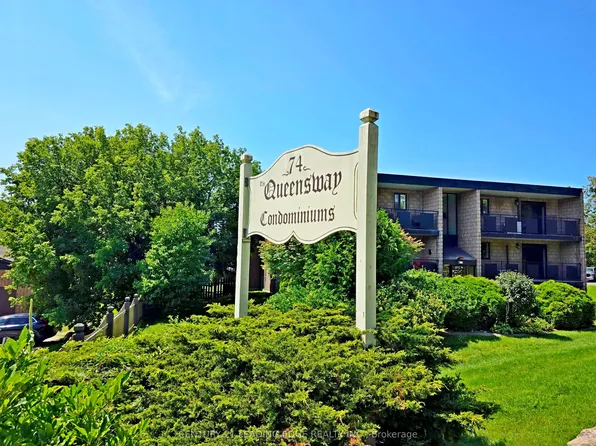 74 The Queensway S #206, Georgina, ON L4P 1Z3