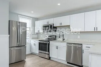 8 Pond St — Photo 17