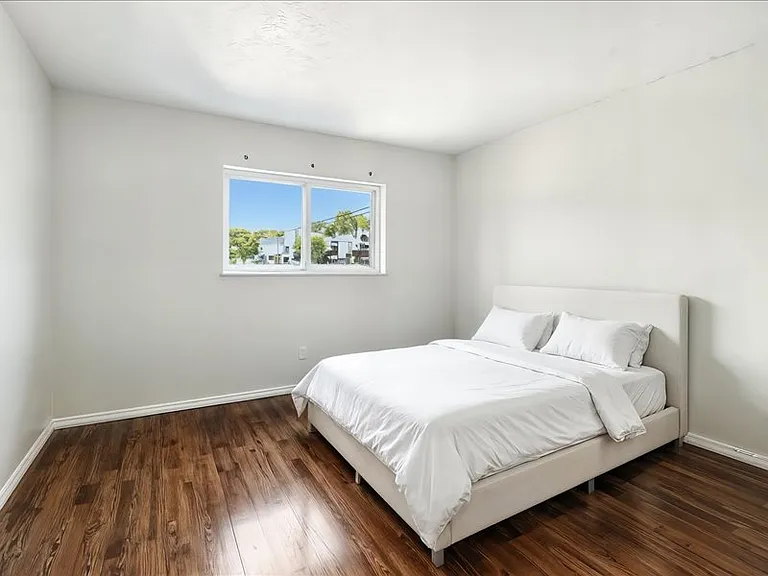 2145 Harrison Ave #6 — Photo 6