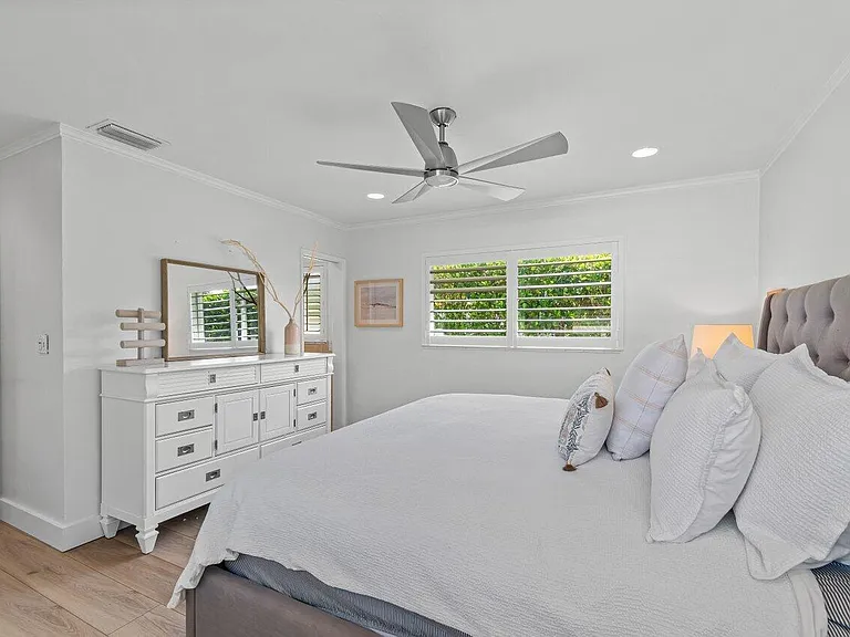 1032 SW 9th Ave — Photo 16