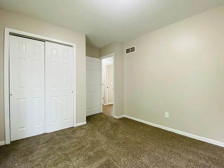 712 NW Linden St — Photo 12