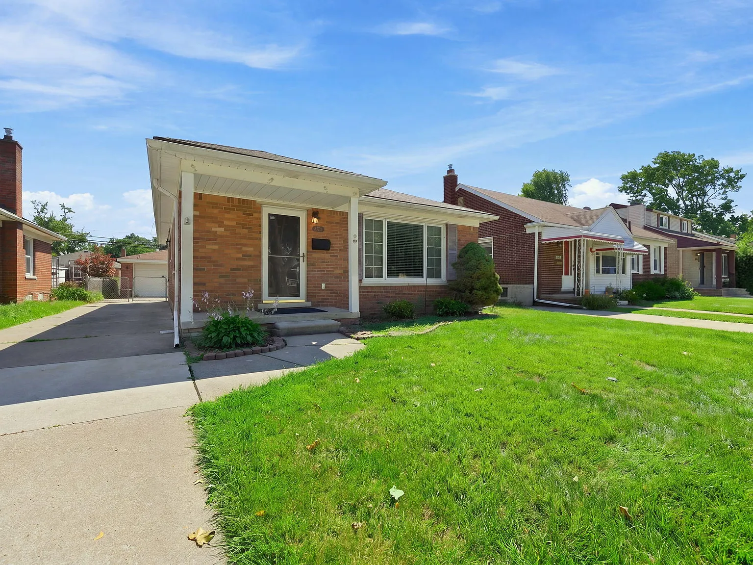 3 bed, 2.0 bath, 1066 sqft, $1,450 — Photo 4