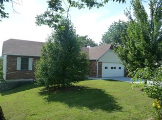 29 Crestview St, Kimberling City, MO 65686