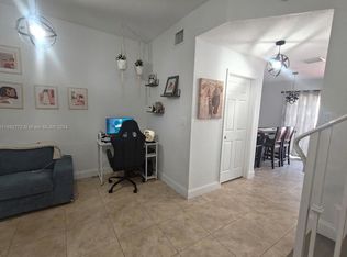 17847 NW 74th Path, Hialeah, FL 33015