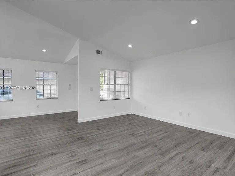14049 SW 103rd Ter — Photo 4