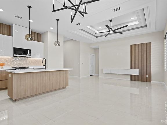 5th image of 2412 N Gaytan St