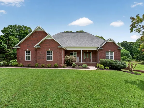 499 Ridge Rd, Quebeck, TN 38579